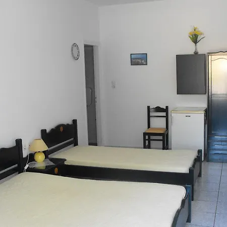 Anna Zisimos Adamantas (Milos)