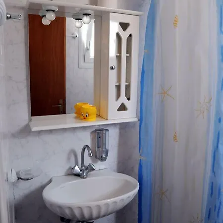 Affittacamere Anna Zisimos Adamantas (Milos)