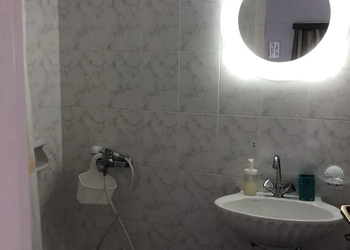 Alegrias Spot 3* Adamantas (Milos)