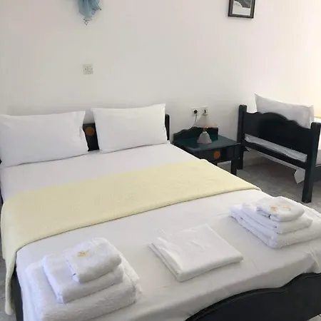 Anna Zisimos Guest house Adamantas (Milos)