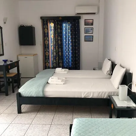 Guest house Anna Zisimos Adamantas (Milos)