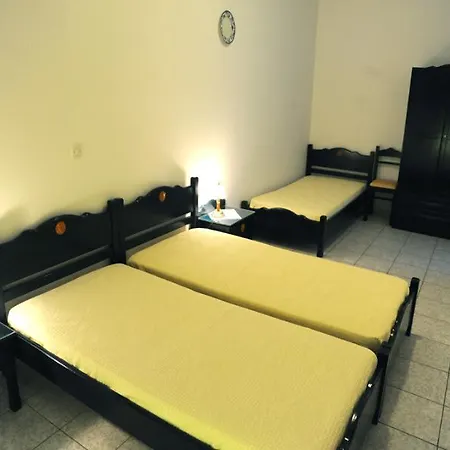 Anna Zisimos 3* Adamantas (Milos)