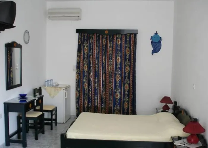 Konukevi Alegrias Spot Adamantas (Milos)